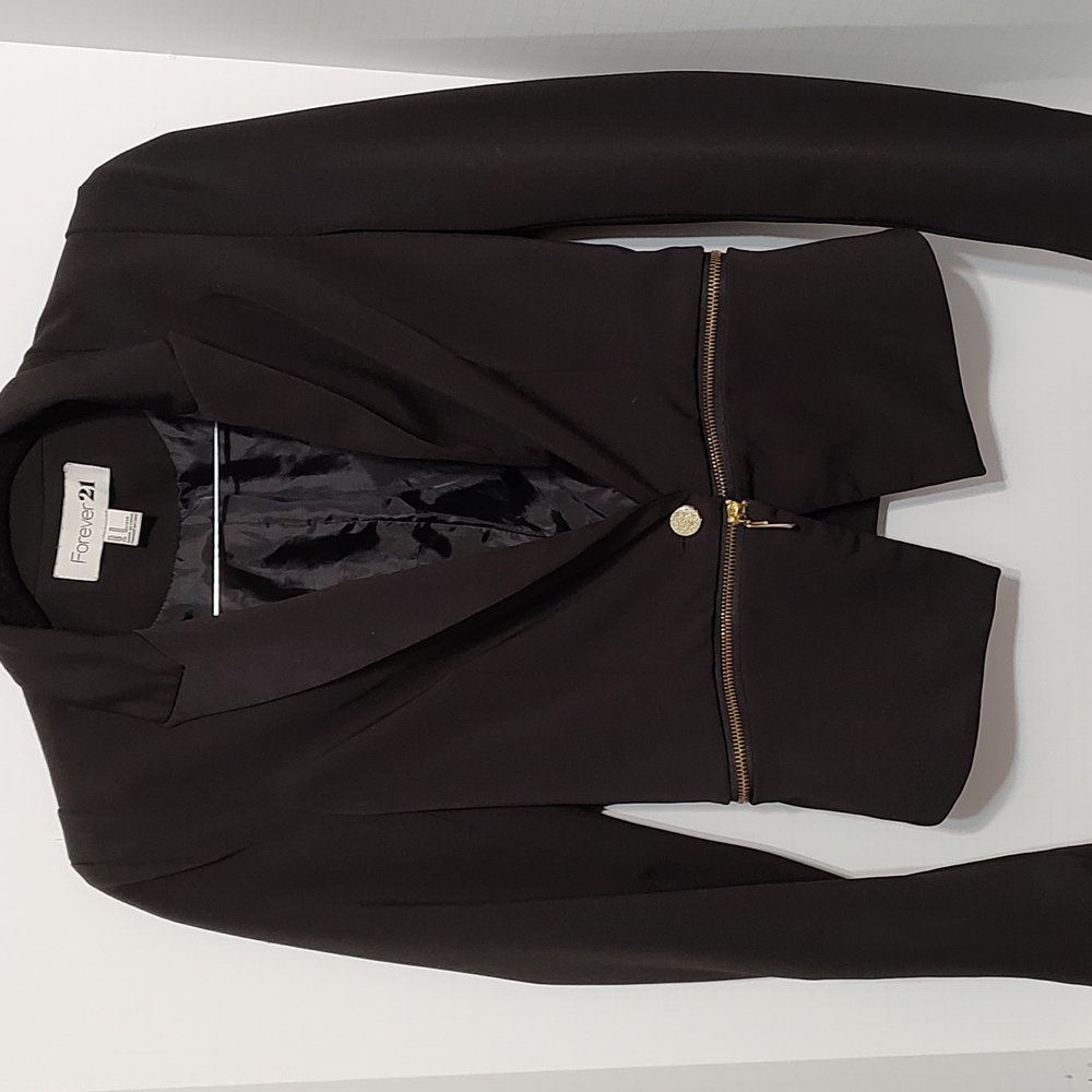 Black Cropped Forever 21 Jacket w/ Gold Trim sz Medium
